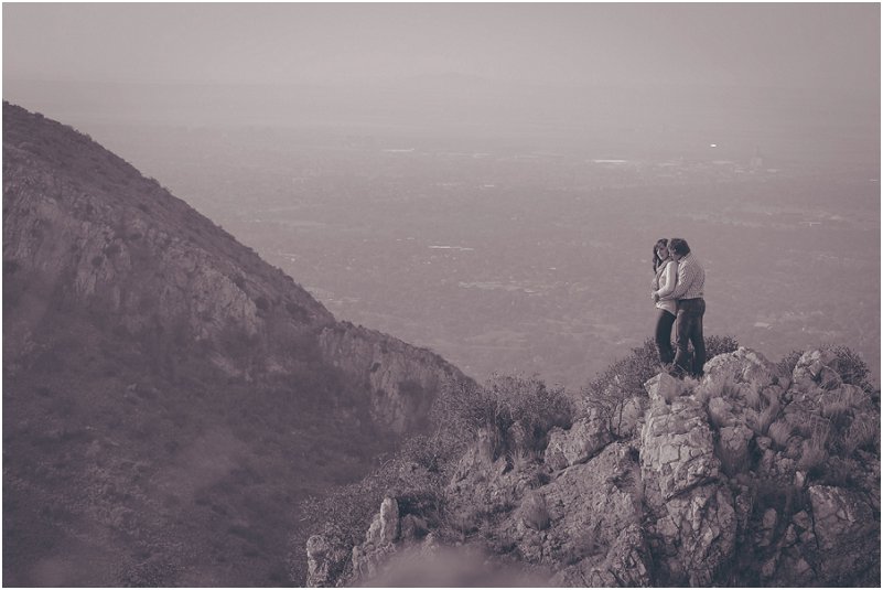 outdoor engagement photo ideas