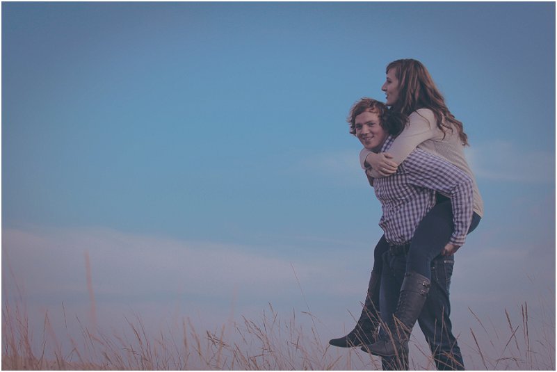 outdoor engagement photo ideas