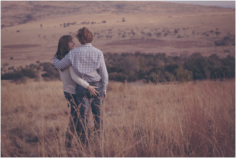 outdoor engagement photo ideas