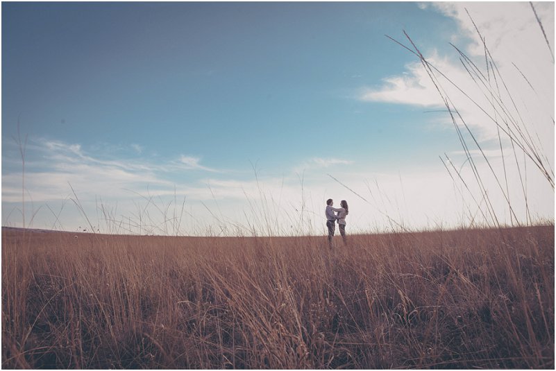 fall engagement photo outfits