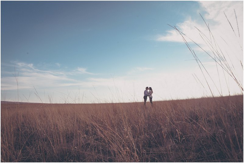 fall engagement photo outfits