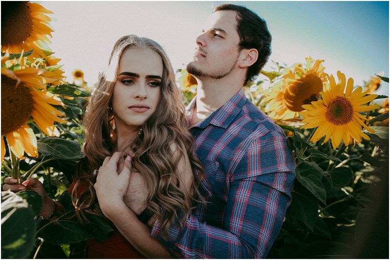 sunflower engagement photos