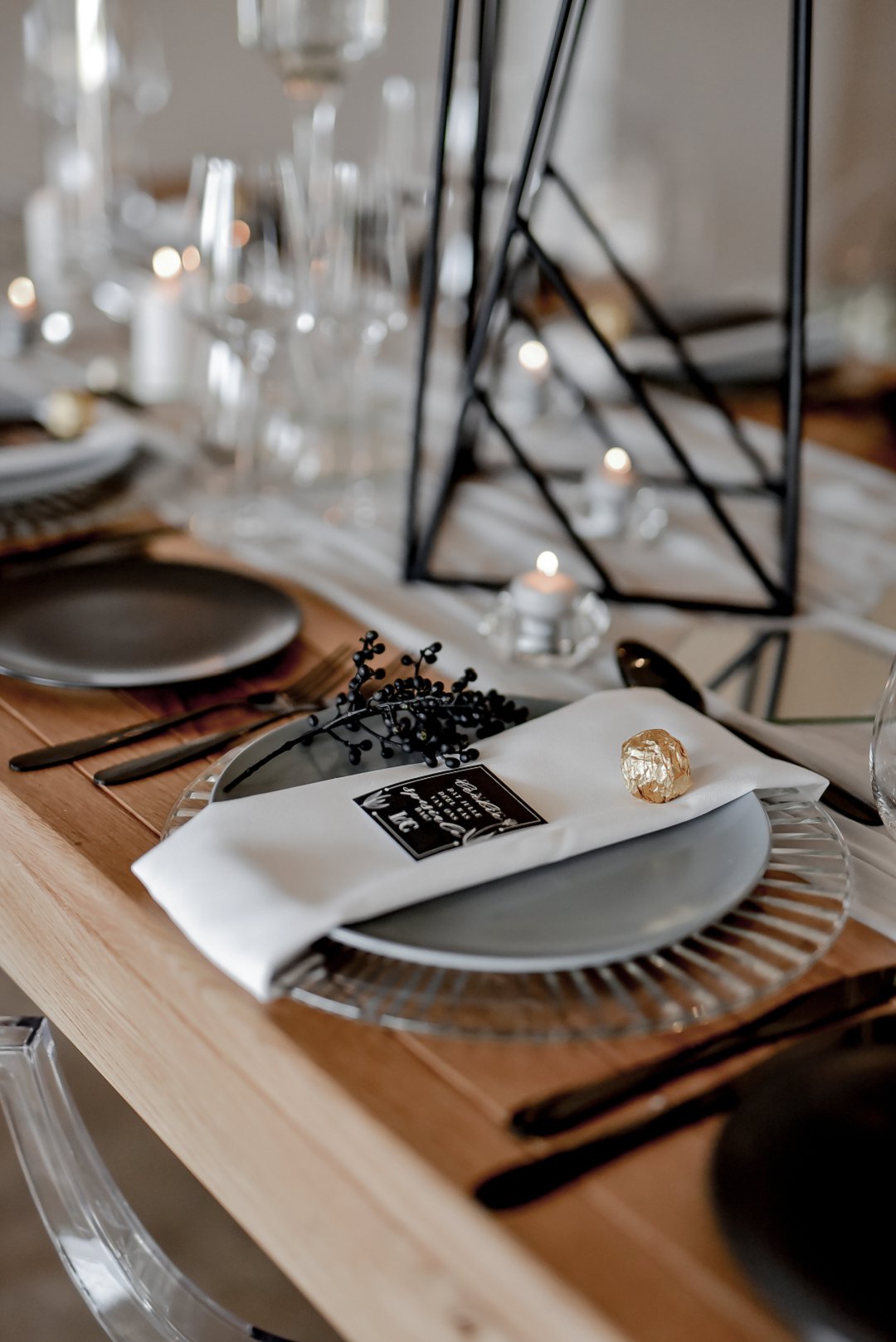 black and white wedding inspiration