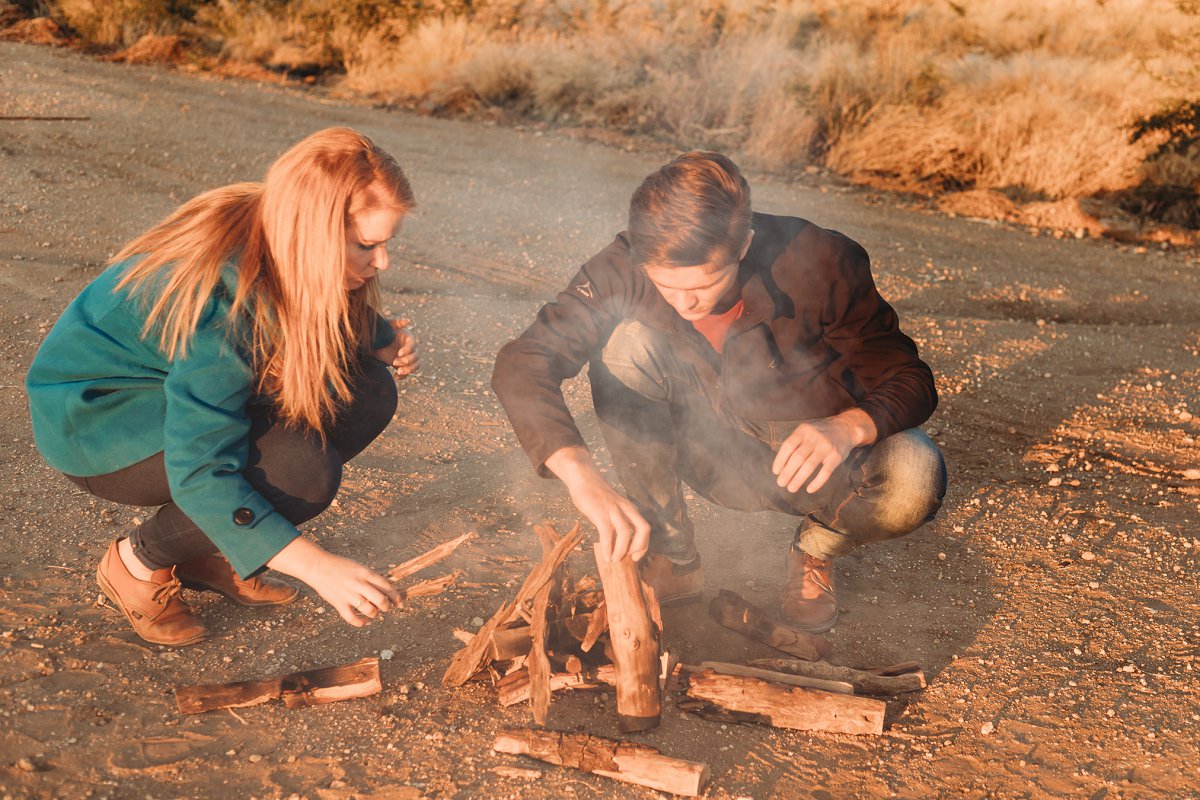 couple photoshoot on a dirt road