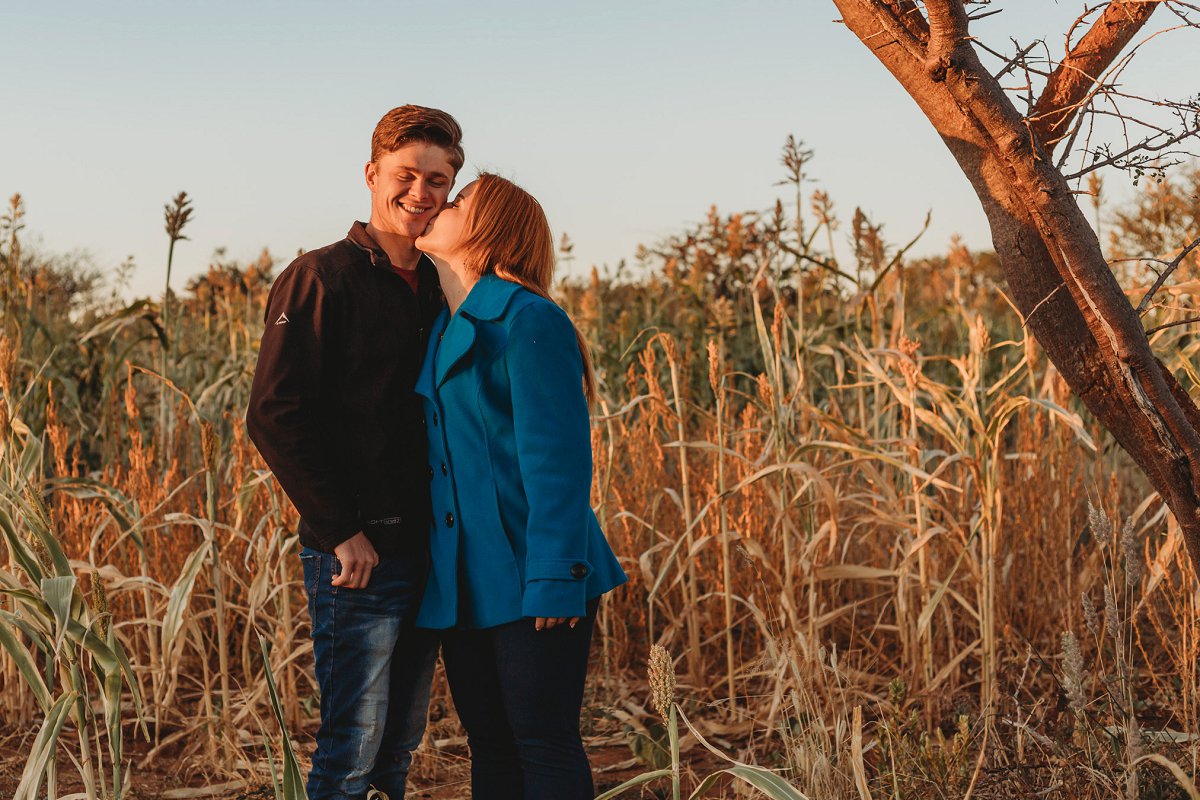 couple photoshoot on a dirt road