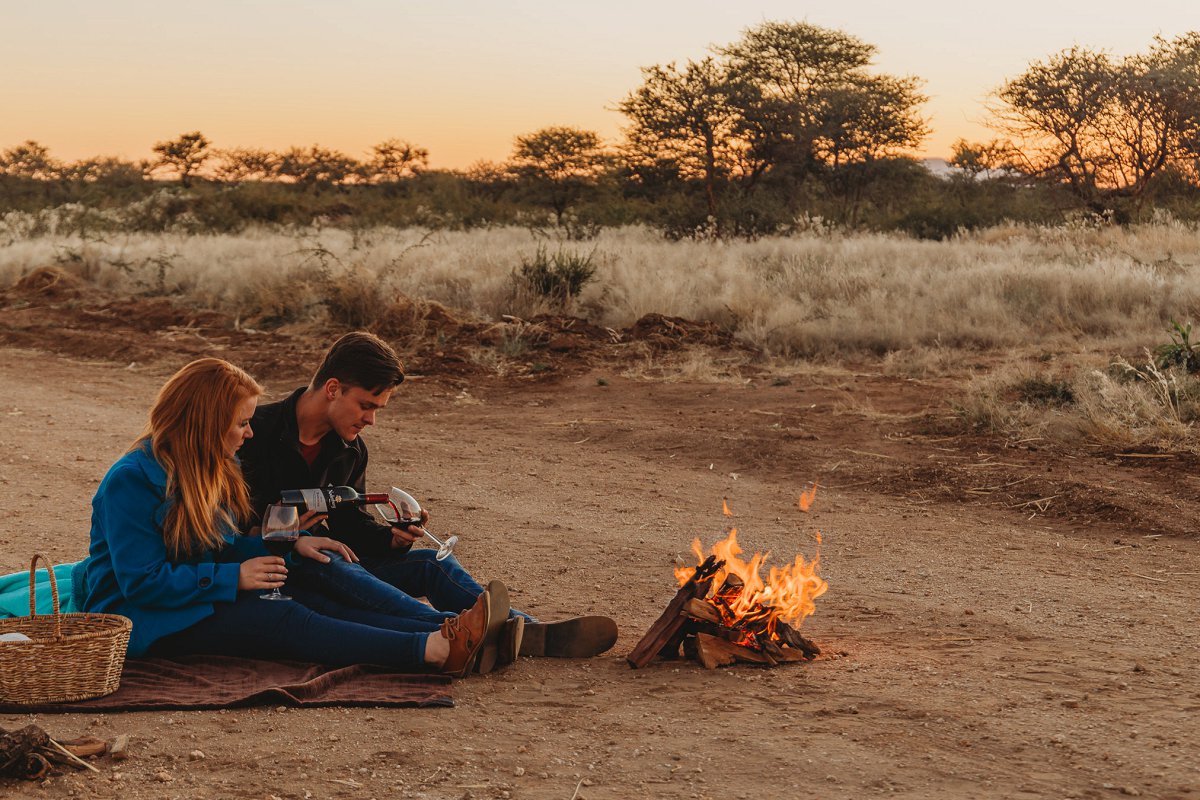 couple photoshoot on a dirt road