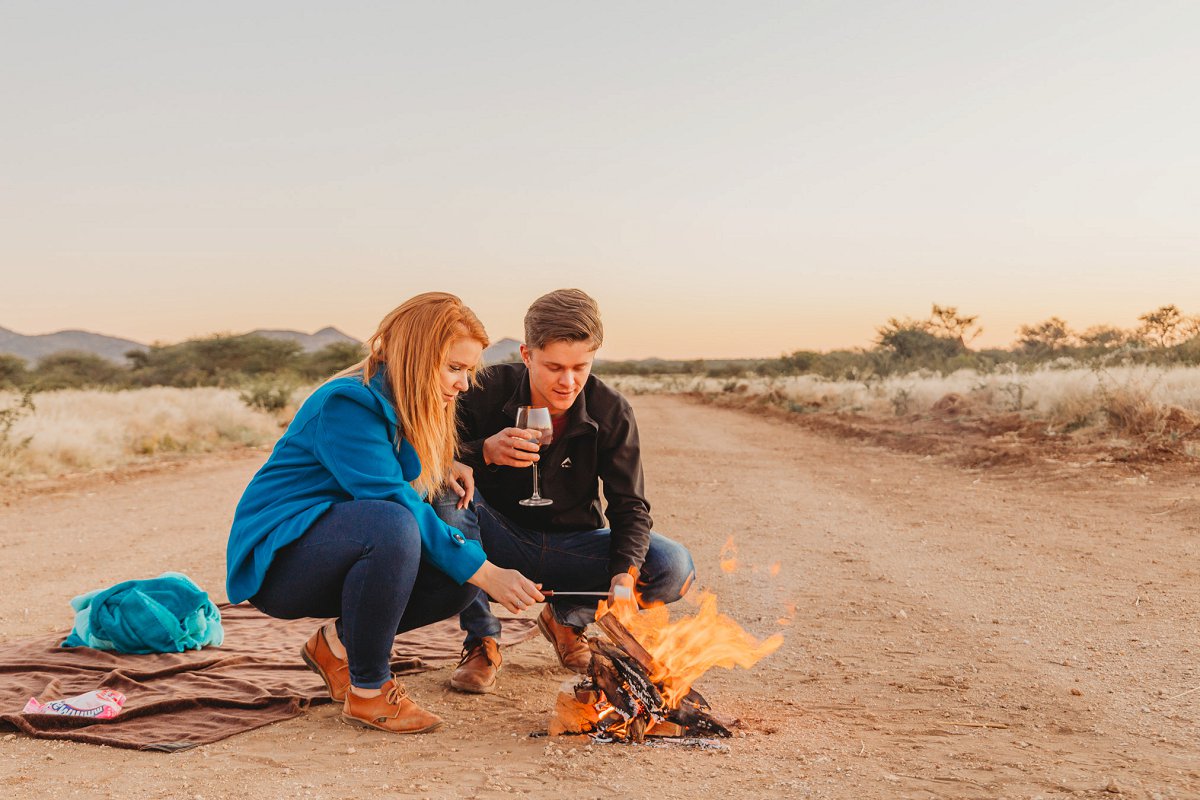 couple photoshoot on a dirt road