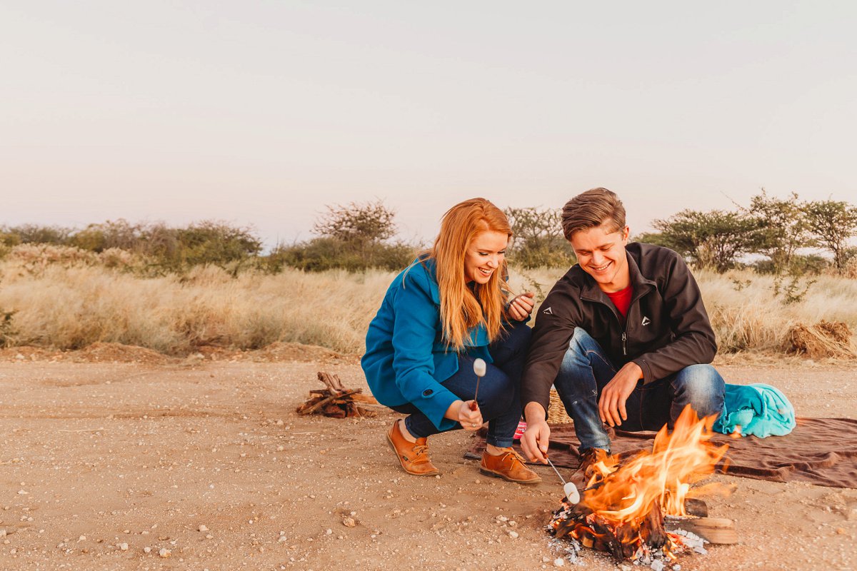 couple photoshoot on a dirt road