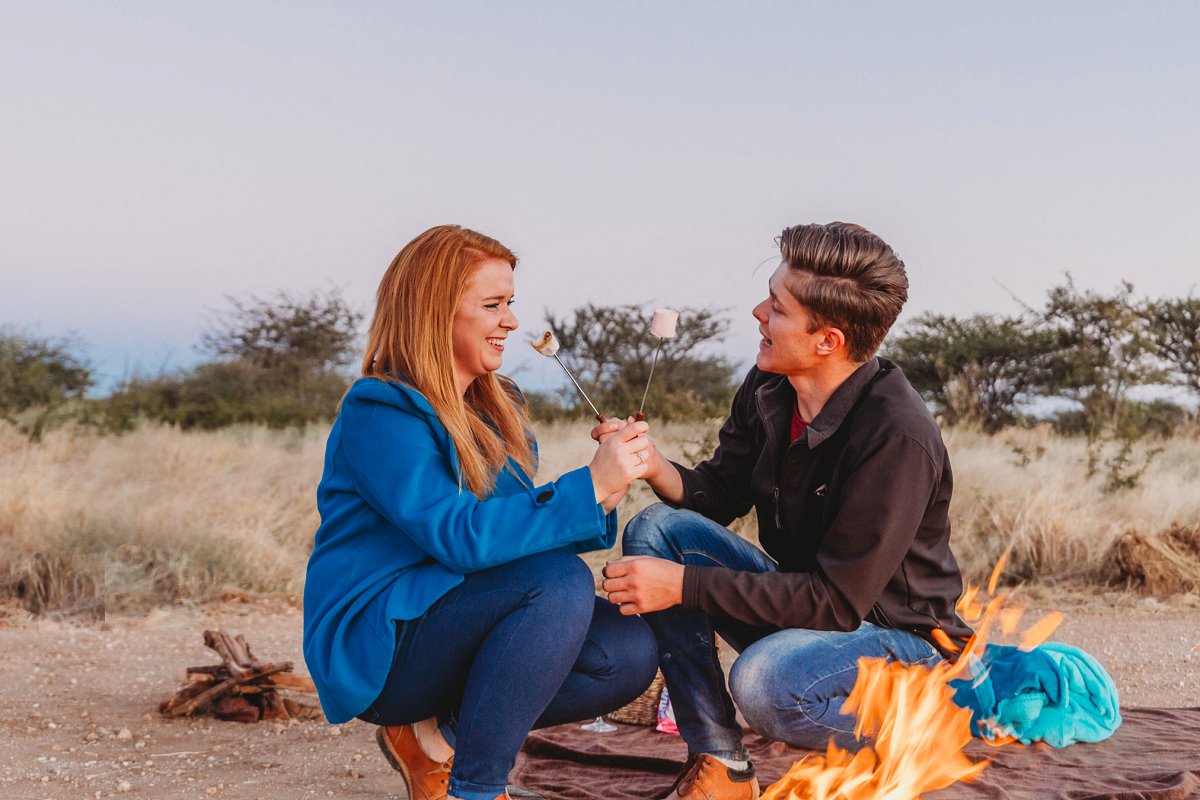 couple photoshoot on a dirt road