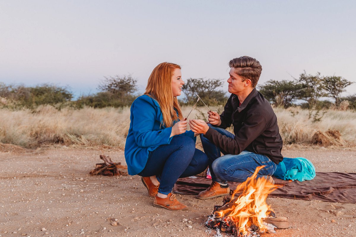 couple photoshoot on a dirt road