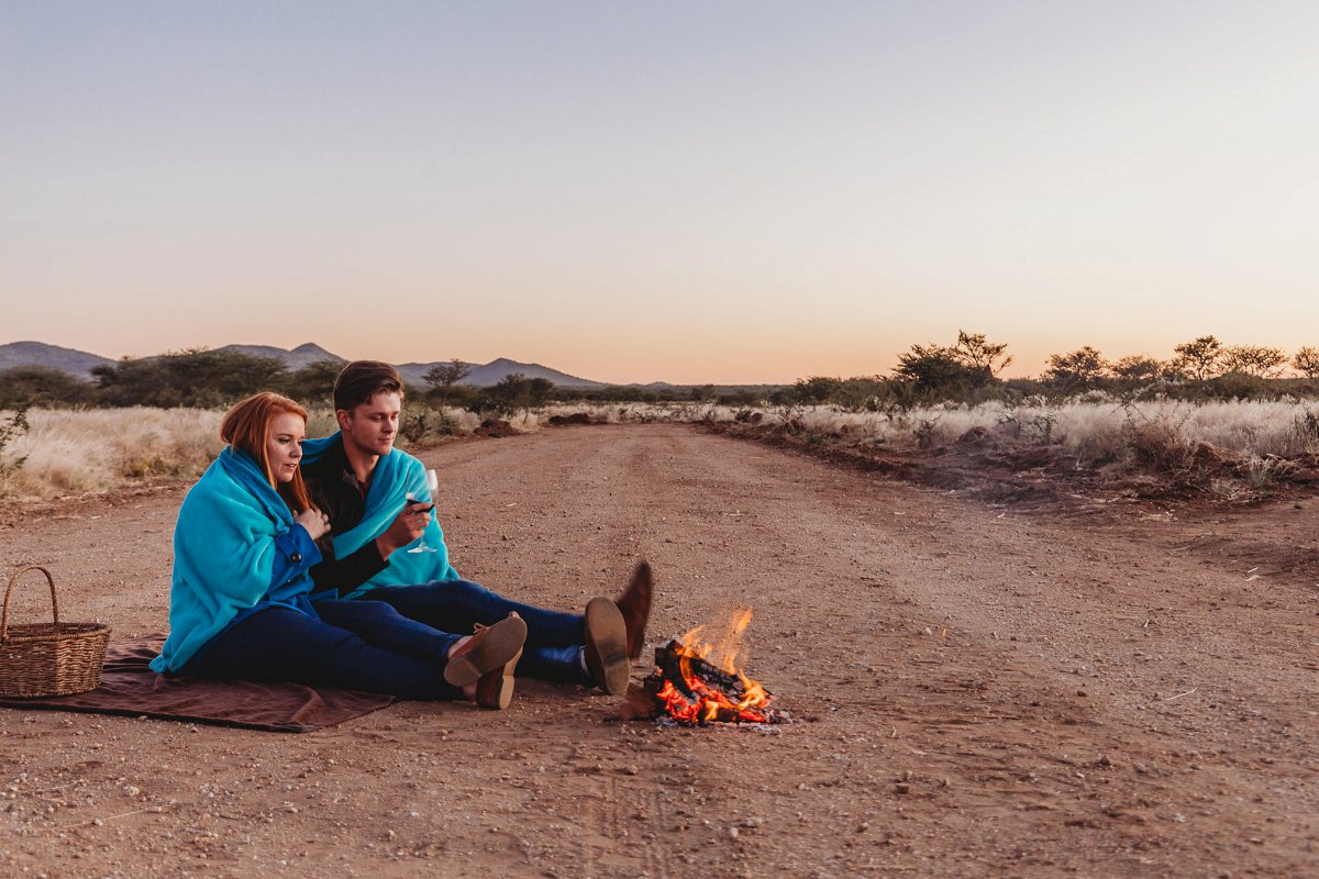 couple photoshoot on a dirt road