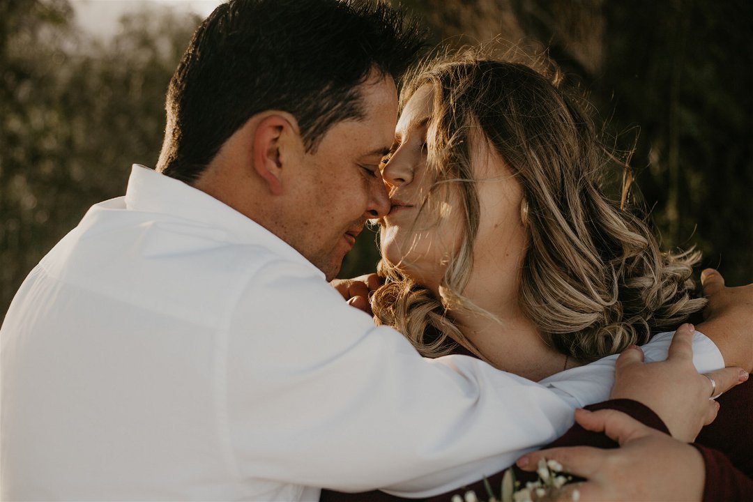 outdoorsy engagement photos