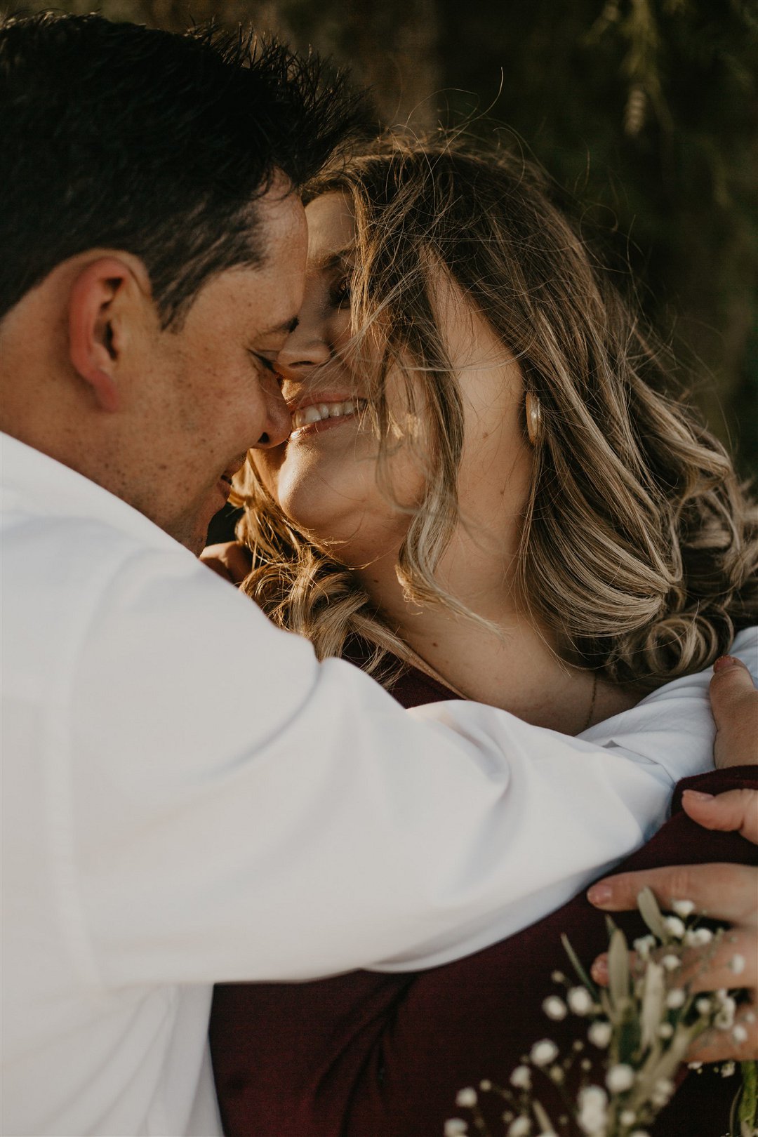 outdoorsy engagement photos