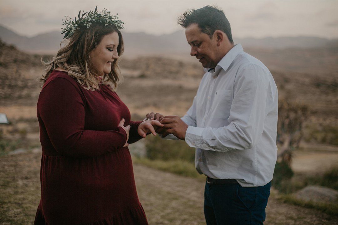 outdoorsy engagement photos