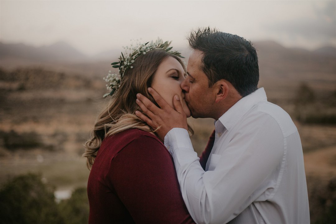 outdoorsy engagement photos