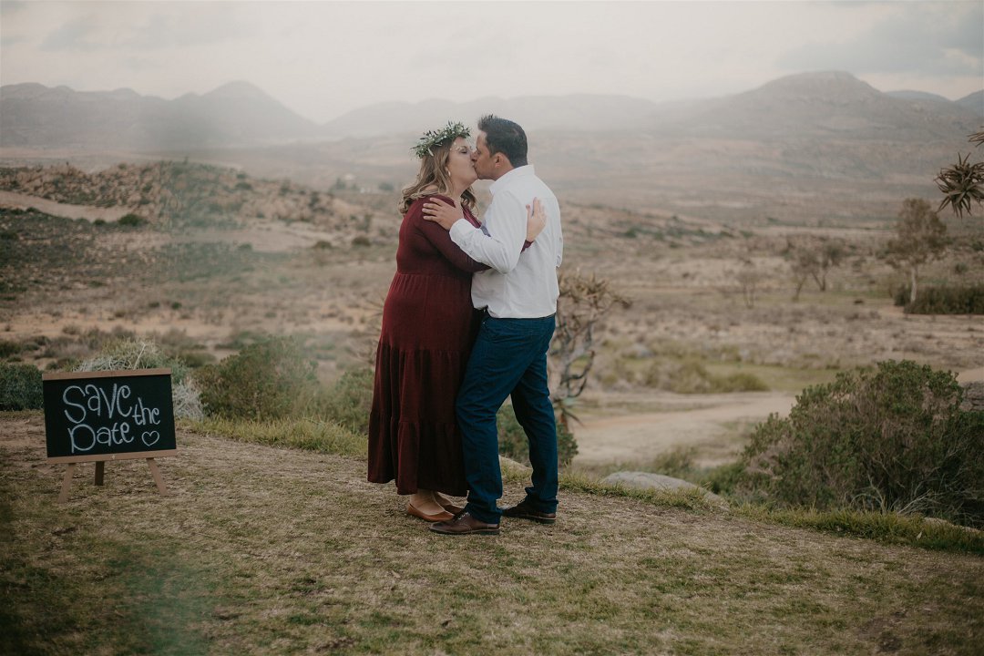 outdoorsy engagement photos