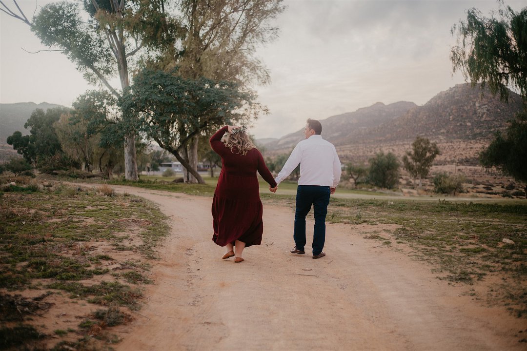 outdoorsy engagement photos