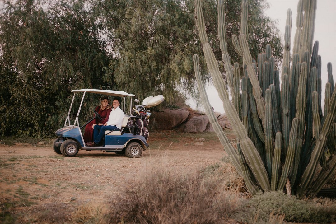 outdoorsy engagement photos