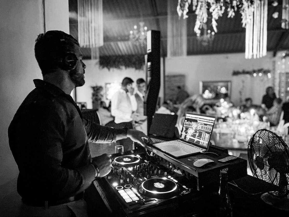 Cape Town based Wedding DJ