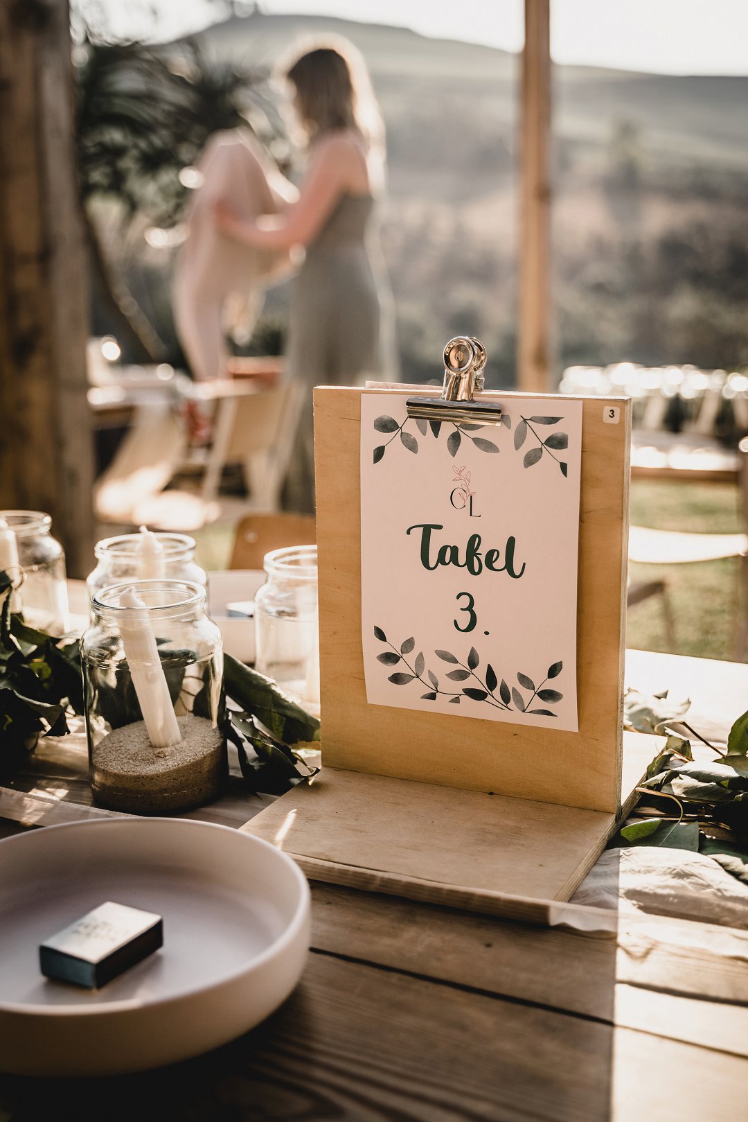 Modern Neutral Colour Wedding Decor